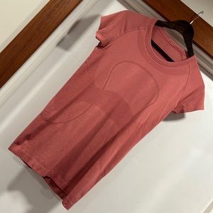 Lululemon Swiftly Short Sleeve Shirt 8 rose pink 🌹